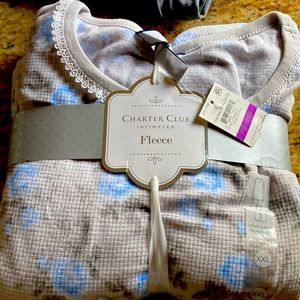 New in original package. Women’s Charter Cub winter pajama set. Size XXL